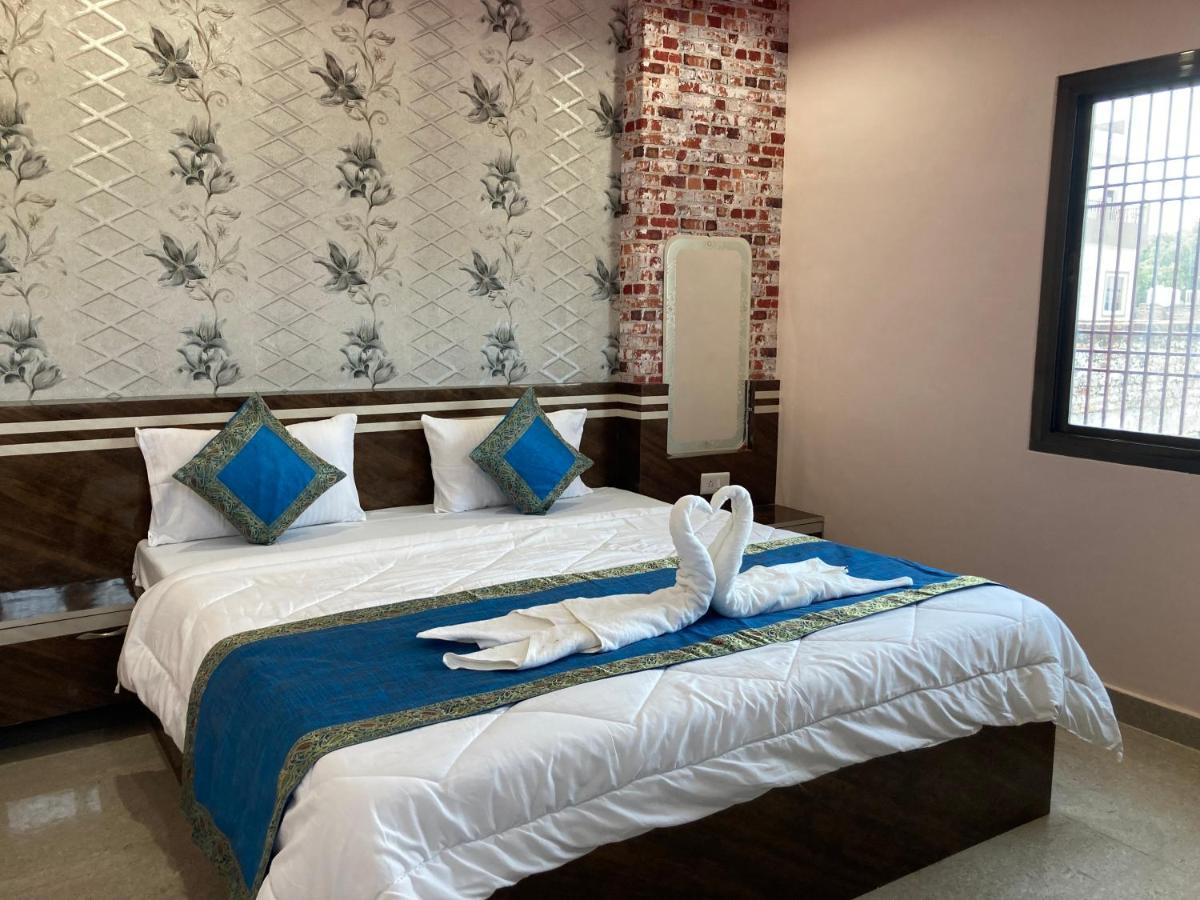 Hotel Red Tree Palace 3*