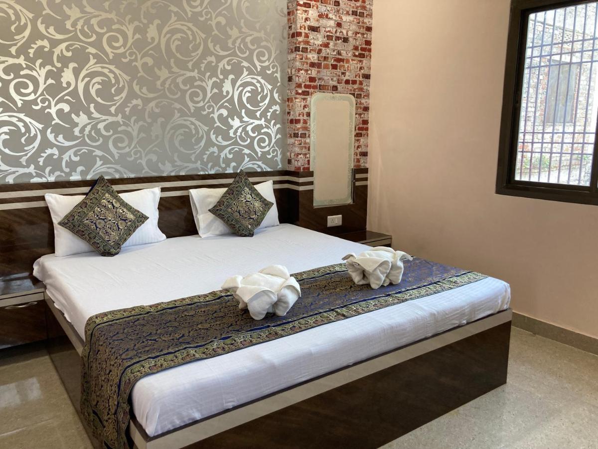 Red Tree Palace 3*