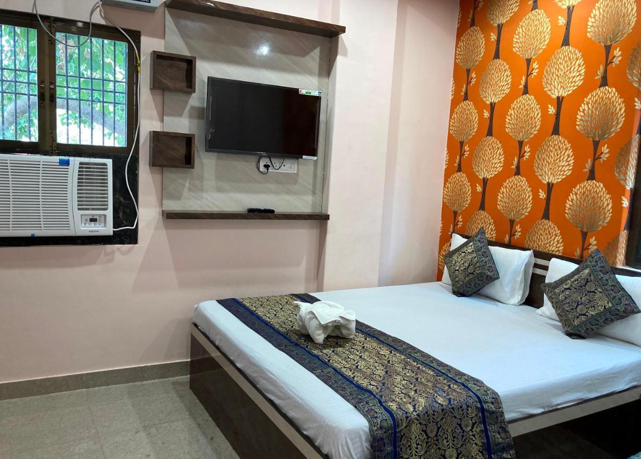 Red Tree Palace Hotel Varanasi