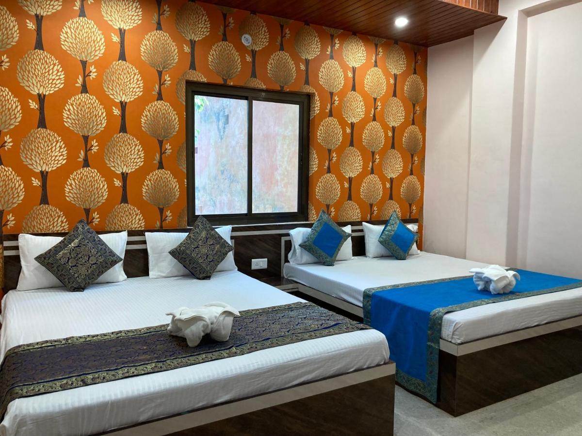 Hotel Red Tree Palace Varanasi